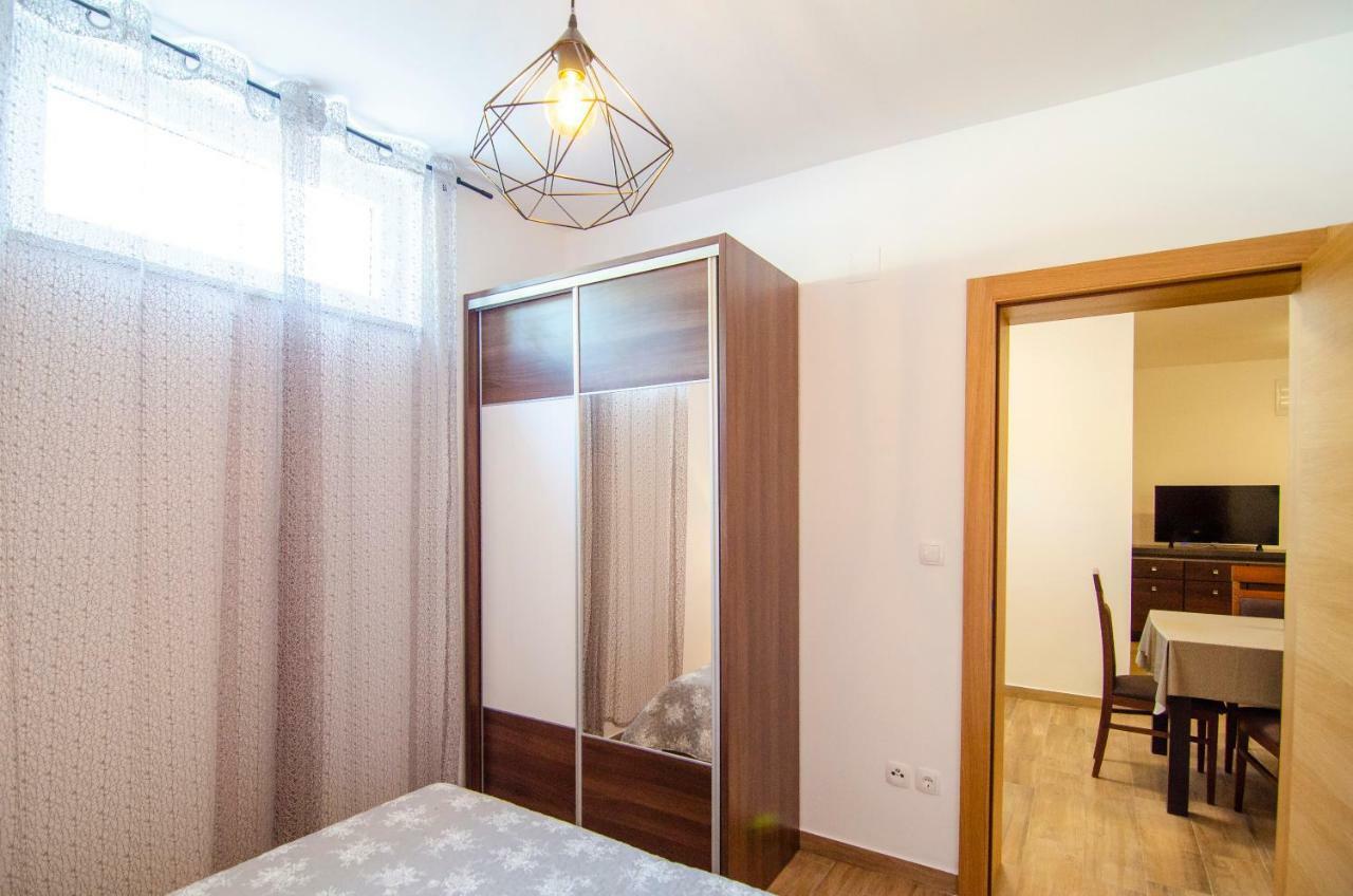 Apartman Sara 4 *