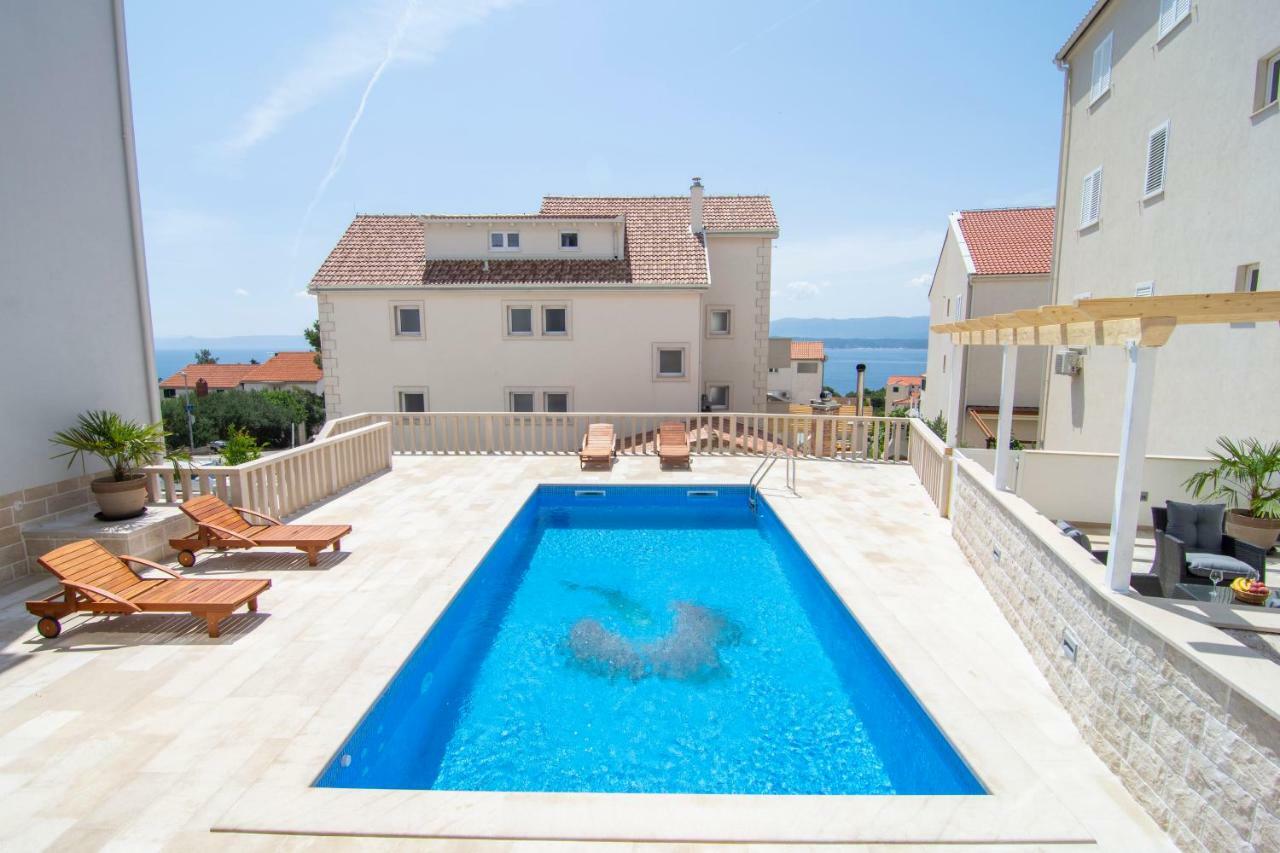 Apartman Sara 4 *