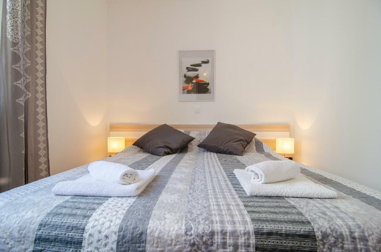 Apartman Sara 4 *