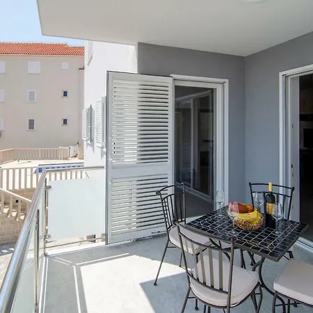 Apartments Sara 4 Bol Exterior photo